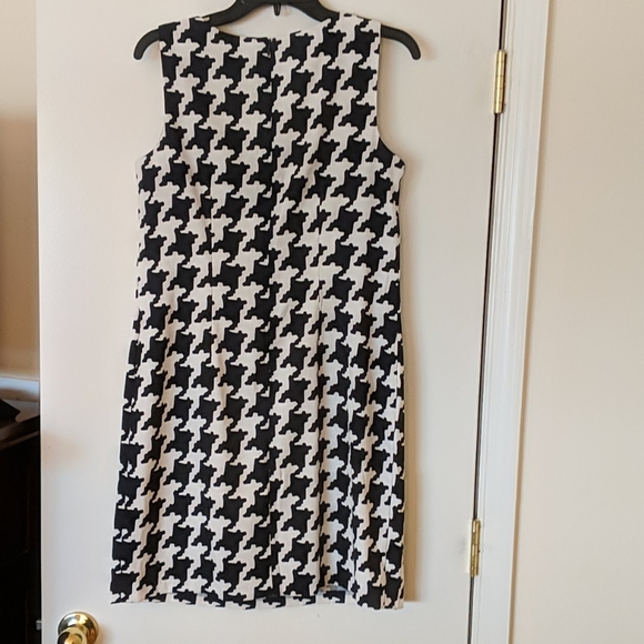 Dress - Picture 3 of 6